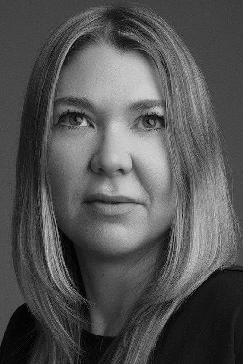 Mia Donovan - director portrait