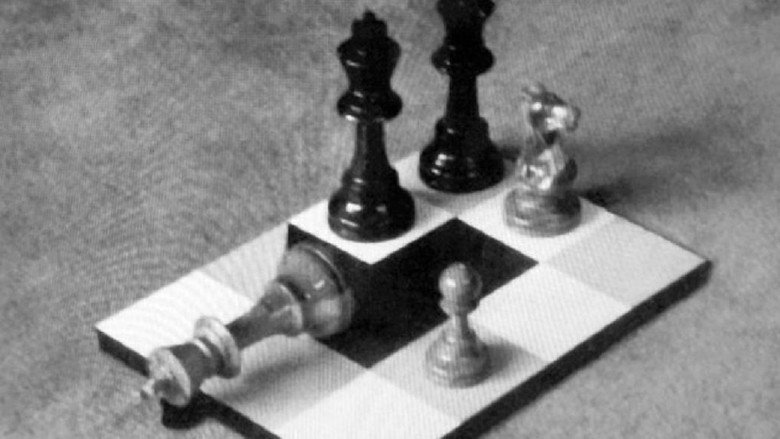 8 x 8: A Chess-Sonata in 8 Movements