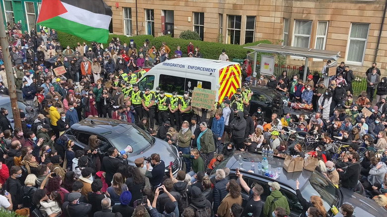 Everybody to Kenmure Street