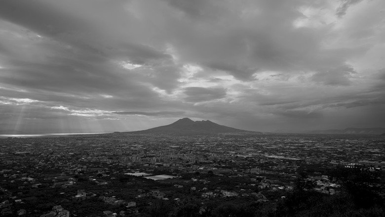 Pompei, Sotto le Nuvole